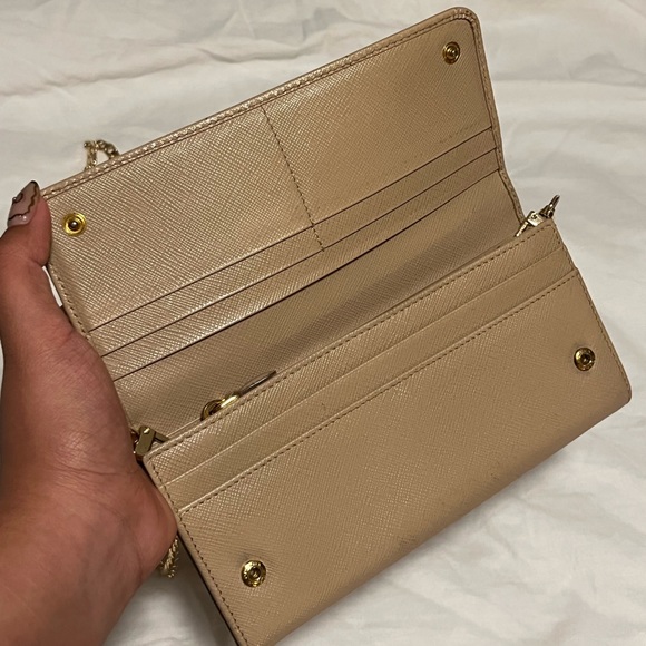 PRETTY VINTAGE PRADA WALLET ON A CHAIN - Picture 4 of 10